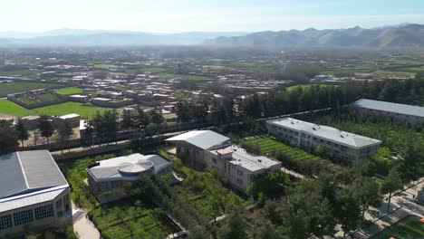 Vista-Aérea-Del-Sitio-Histórico-Del-Patrimonio-Afgano-En-Un-Paisaje-Sereno