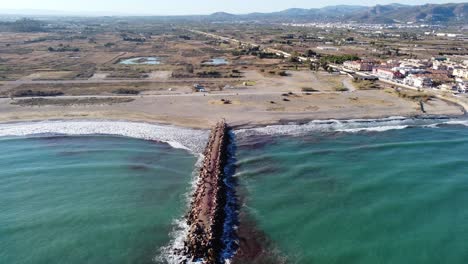 Playa-Virgen-Vacía-En-La-Costa-De-España,-Mar-Mediterráneo,-Cerca-De-Valencia