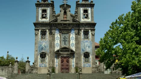 The-famous-blue-cathedral-in-Porto,-Portugal