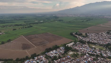 Aerial-view-of-the-Cauca-Valley-from-the-east-of-Cali,-Colombia