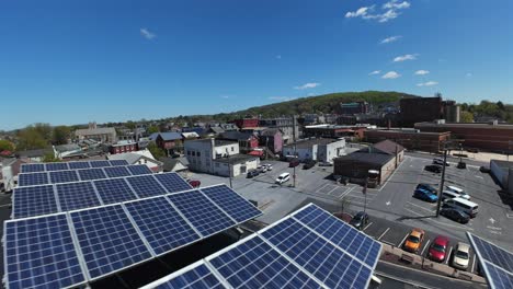 Renewable-energy-production-on-roof-of-house-in-american-town