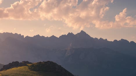 Close-up-detail-shot-View-of-Picos-de-Europa-Mountain-Range-with-beautifull-golden-light-rays-during-sunset-view-from-collado-de-Llesba-in-Northern-Spain,-Cantabria