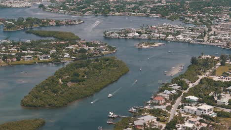 Drohnenaufnahmen-Von-Roberts-Bay-In-Nokomis,-Florida