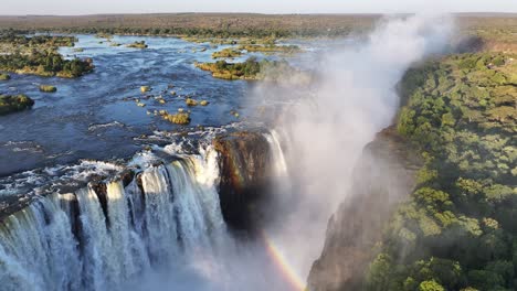 Berühmte-Wasserfälle-Bei-Den-Victoriafällen-Im-Matabeleland-Im-Norden-Simbabwes