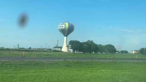 Torre-De-Agua-De-York:-Vista-Desde-La-Autopista