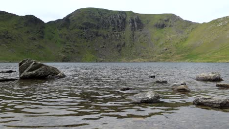 Welche-Fantastischen-Aussichten-Man-Rund-Um-Helvellyn-Und-Red-Tarn-Hat