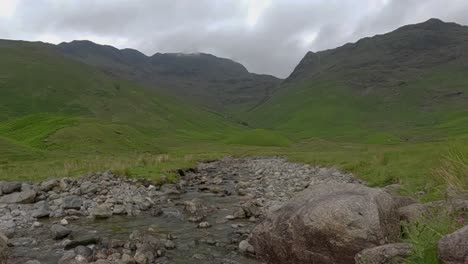 Die-Erstaunliche-Langdale-Gegend-Des-Lake-District-Bietet-Einige-Der-Schönsten-Aussichten-Auf-Die-Seen