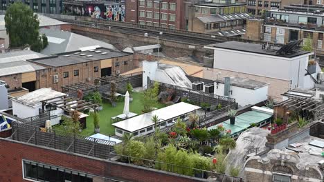 Rooftop-Garden-in-Shoreditch,-London,-United-Kingdom