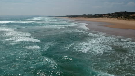 Horizont-Strand-Wellen-Von-Der-Drohne-4k