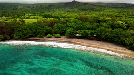 Vistas-Aéreas-De-La-Playa-De-Hamoa:-Una-Escapada-Panorámica-A-Maui