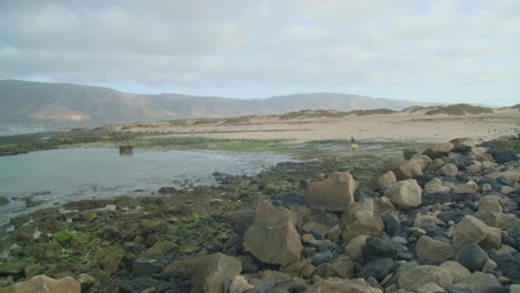 Lanzarote's-Pristine-Beaches:-Sun,-Sand,-and-Surf