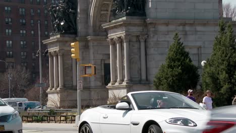 The-Grand-Army-Plaza-arch-at-the-entrance-to-Prospect-Park,-Brooklyn,-NEW-YORK-Tilt-up-exterior-establishing-shot