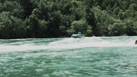 Exciting-ride-on-the-Niagara-Whirlpool-Jetboats