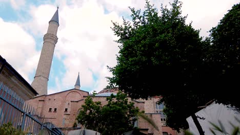 Vídeo-Time-lapse:-Vista-Exterior-Del-Museo-De-Santa-Sofía,-Ubicado-En-Estambul,-Turquía