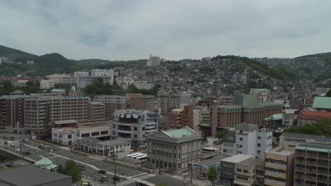 Una-Toma-Panorámica-De-La-Ciudad-De-Nagasaki,-Japón.