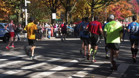 Maratón-De-Nueva-York-En-Cámara-Lenta-Siguiendo-A-Los-Corredores