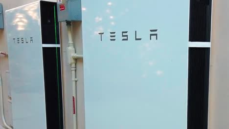 Batería-Doméstica-Tesla-Powerwall-Para-Sistema-De-Paneles-Solares