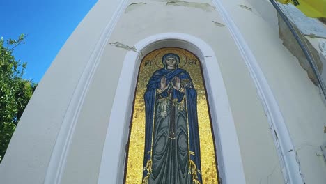 Fresco-De-La-Iglesia-De-Agia-Paraskevi-En-La-Isla-Griega-De-Kos,-Que-Se-Encuentra-Cerrada-Debido-A-Los-Daños-Causados-Por-Un-Terremoto