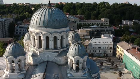 Vista-Aérea-De-La-Iglesia-De-San-Miguel-En-Kaunas,-Lituania