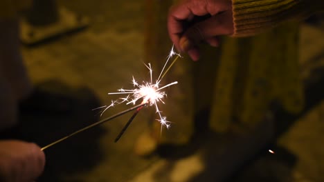 Celebraciones-De-Diwali,-Festival-De-Luces,-Fuegos-Artificiales-Brillantes-Con-Luces-Bokeh,-Celebración-Del-Festival-De-La-Víspera-De-Diwali