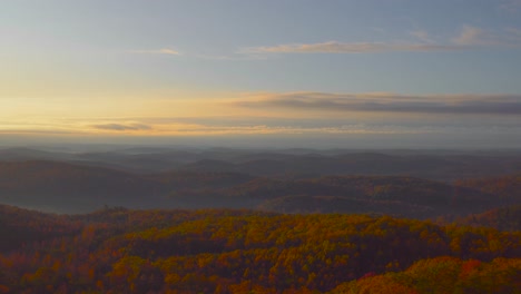 clouds-moving-to-the-west-at-sunrise-at-bald-rock