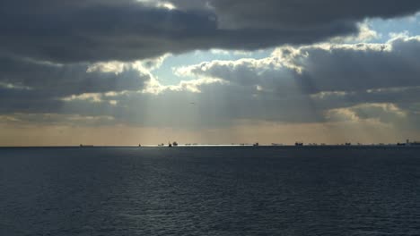 Filmische-Aufnahme-Von-Einem-Boot