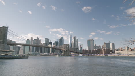 Die-Brooklyn-Bridge-New-York-City-Zur-Goldenen-Stunde