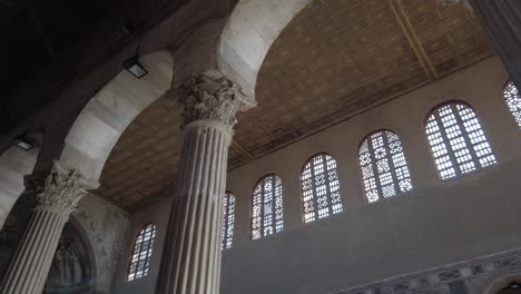 Indoor-of-Basilica-di-Santa-Sabina-all'Aventino,-the-oldest-roman-church-located-in-Rome-in-the-district-of-Aventine,-one-of-the-7-hills-of-Antique-Rome