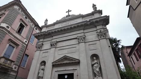 San-Daniele-facade,-Padua-Roman-Catholic-church-monastery-in-Italy