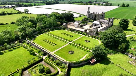 Lugares-épicos-De-Irlanda,-Paisajes-Aéreos-Con-Drones,-Casa-Y-Jardines-De-Ducketts-Grove,-Carlow,-Irlanda-En-Verano