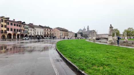 North-Italy,-Padua,-Veneto-region-historical-centre-of-oldest-city,-rainy-day