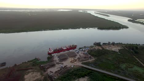 Massengutfrachter-Lauritzen-Im-Hafen-Von-Buenos-Aires-In-Rio-Darsena-Sur,-Argentinien