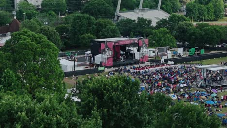 Crowded-People-At-The-Piedmont-Urban-Park-During-Jazz-Festival-Free-Concert-In-Atlanta,-Georgia,-United-States