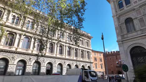 Bologna-Italien-Altstadt-Stadtzentrum-Gebäude-Barockarchitektur-Fassade