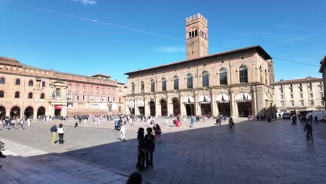 Bologna,-Italy,-Piazza-Maggiore-plaza-Basilica-of-San-Petronio-church