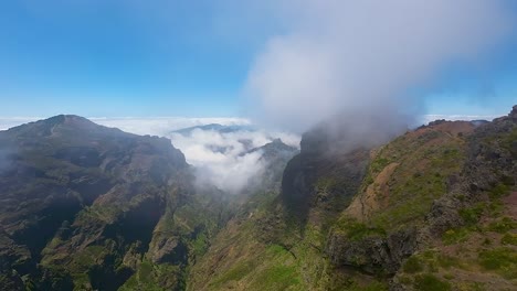 Cautivadoras-Fotografías-Con-Drones-De-Las-Impresionantes-Vistas-De-Pico-Do-Pico