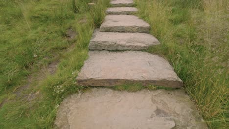 Giant-stones-steps-hike-path-in-the-Whernside-national-park,-North-Yorkshire