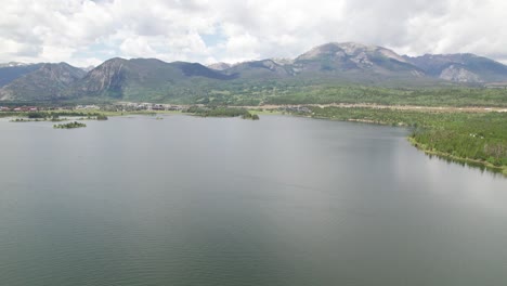 Aerial-footage-of-Dillon-Reservoir-near-Breckenridge-Colorado