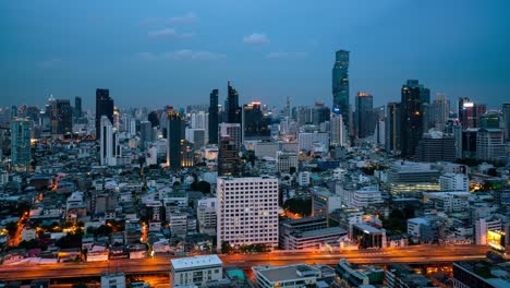 Day-and-night-transition-time-lapse-of-cityscape-and-buildings-in-metropolis