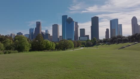 Parque-Eleanor-Tinsley-En-El-Parque-Buffalo-Bayou-En-Houston-En-Un-Día-Soleado