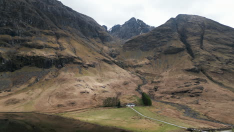 Lagangarbh-Hut-Scotland-valley-glencoe-white-house-waterfall-Drone-4k