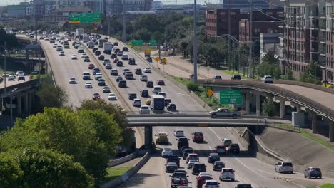 Flujo-De-Tráfico-En-La-Autopista-Gulf-En-Houston,-Texas