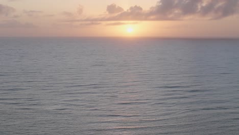 Magnífico-Amanecer-En-Cumuruxatiba,-Sur-De-Bahía,-Brasil