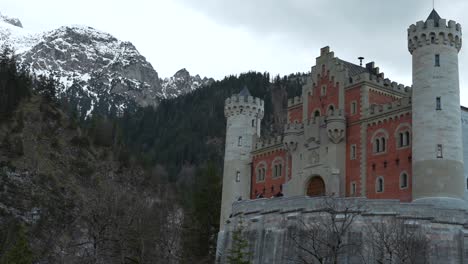 Schloss-Neuschwanstein,-Beliebtes-Touristenziel-In-Süddeutschland