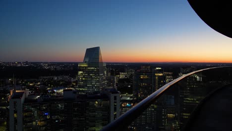 Buckhead-Atlanta,-Georgia-penthouse-view-at-dusk