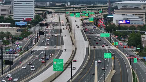 Autobahnen-Mit-Starkem-Verkehrsfluss-In-Der-Innenstadt-Von-Orlando