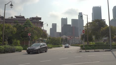 Blick-Auf-Die-Skyline-Von-Singapur-An-Einem-Sonnigen-Und-Feuchten-Tag