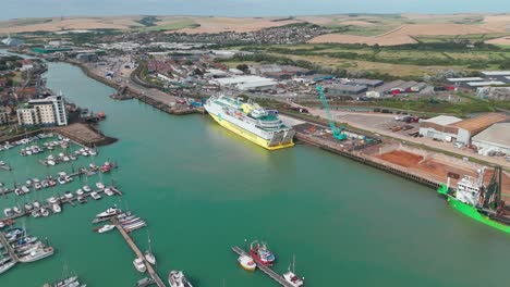 Puerto-Deportivo-En-Puerto-De-Carga-Industrial-Newhaven-Sur-De-Inglaterra-Reino-Unido