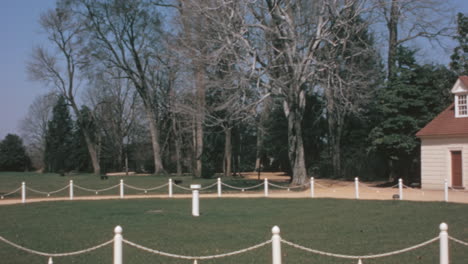 Park-Des-George-Washington-House-Mit-Touristen-Zu-Fuß-Mount-Vernon-1950er-Jahre