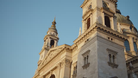 Basílica-De-San-Esteban-En-La-Ciudad-De-Budapest,-Hungría